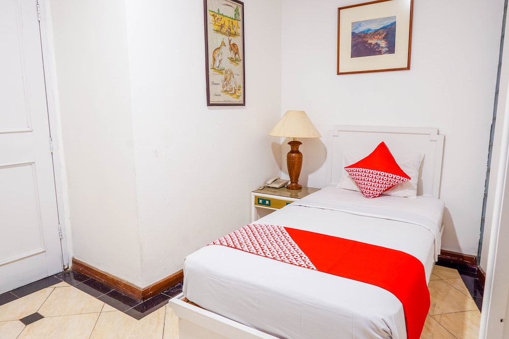 Collection O 1452 Hotel Utari 8/44