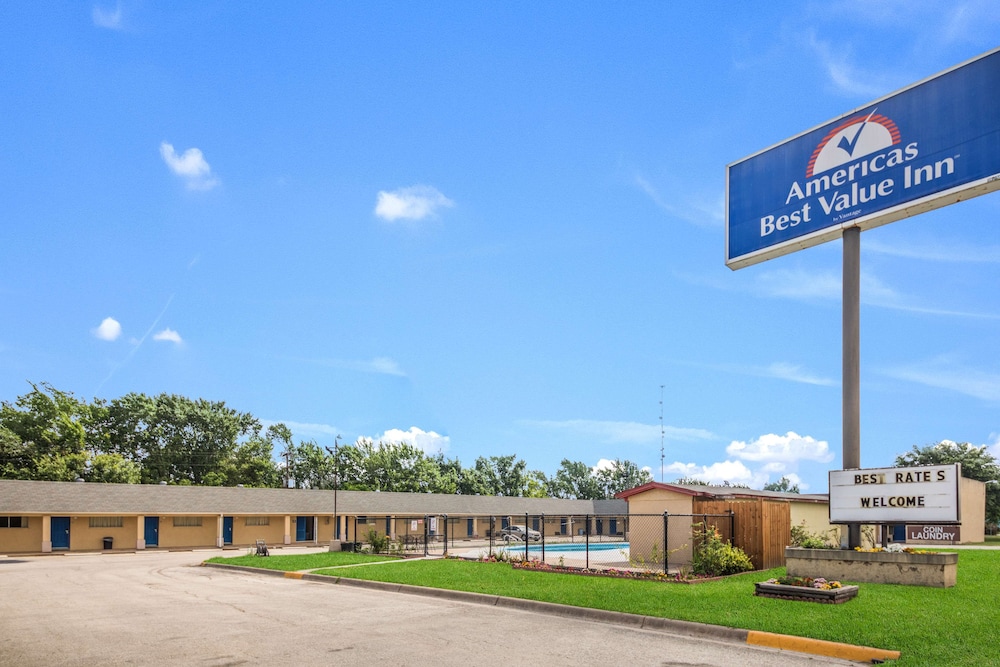 Americas Best Value Inn Giddings 1/37