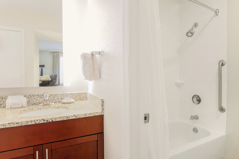 Residence Inn by Marriott Boca Raton 34/35