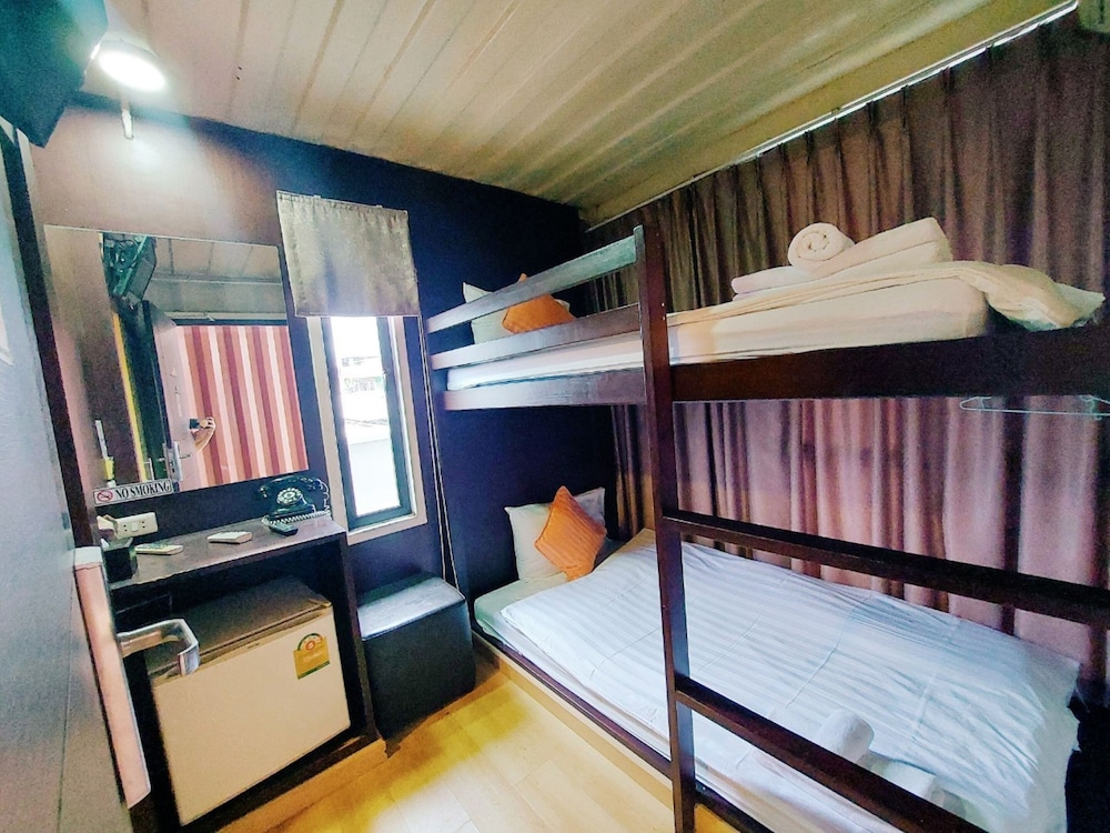 Retro Box Hotel 30/62