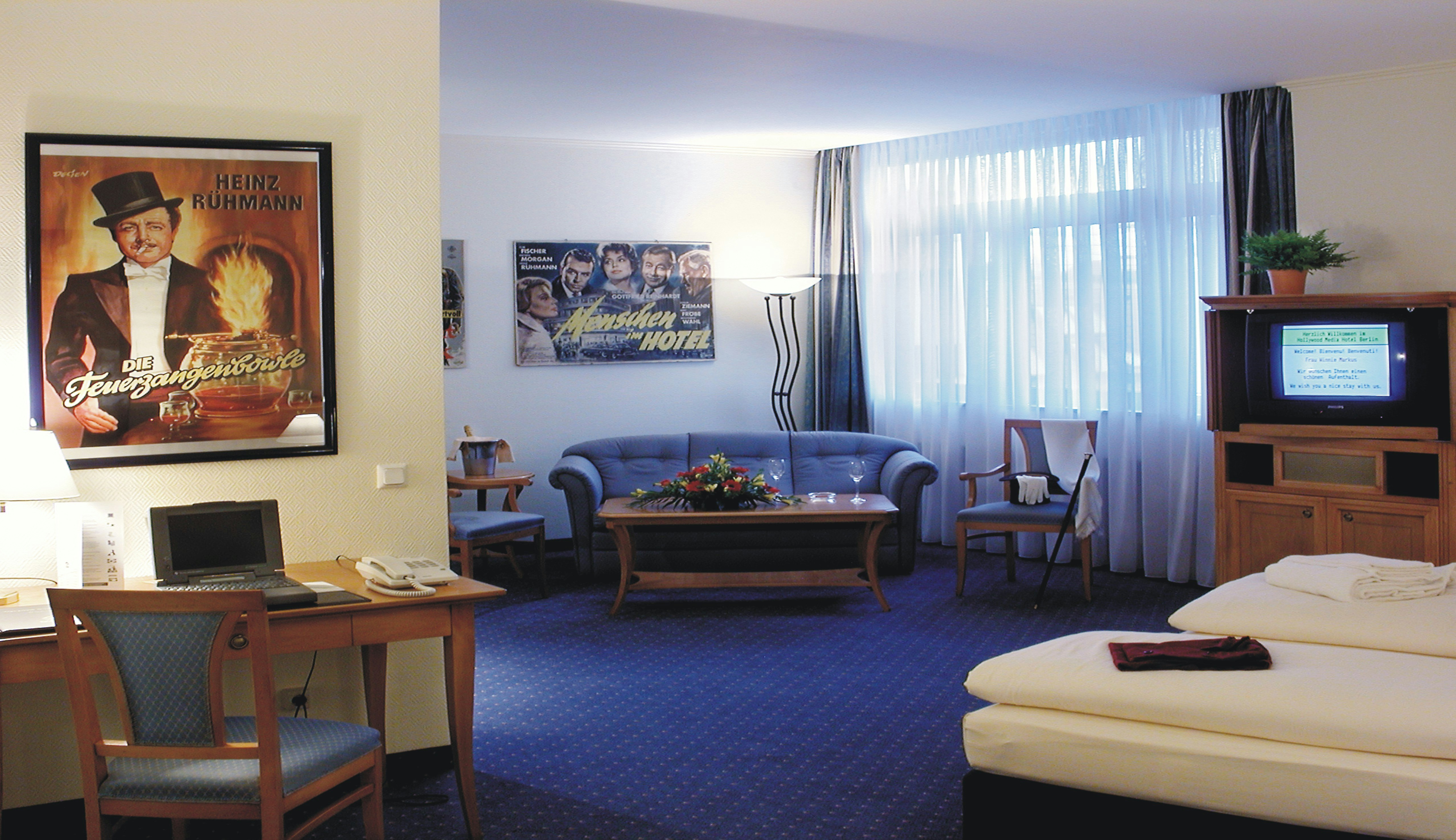 HOLLYWOOD MEDIA HOTEL 32/54