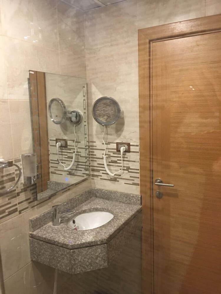 Jewheret Alswefiah Hotel Suites 39/45