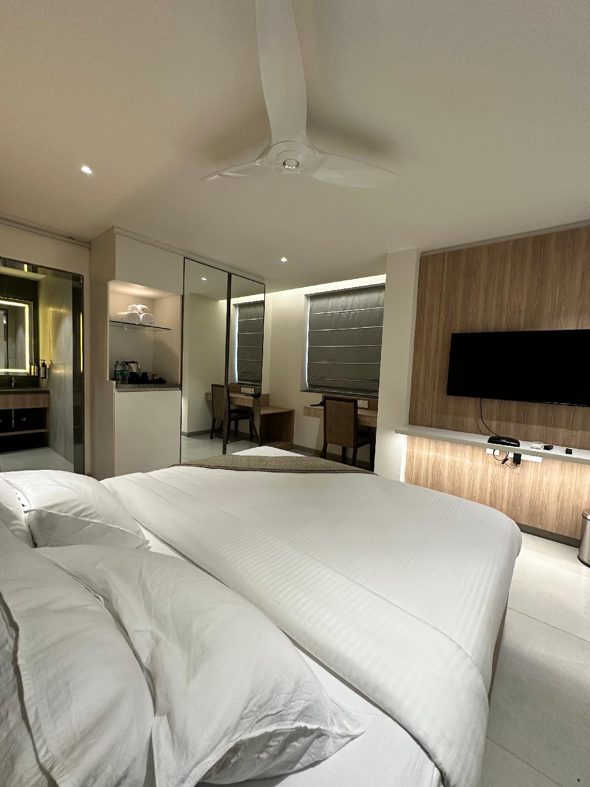32 Urban by Akoya Hotels - Gachibowli, West Hyderabad 8/18
