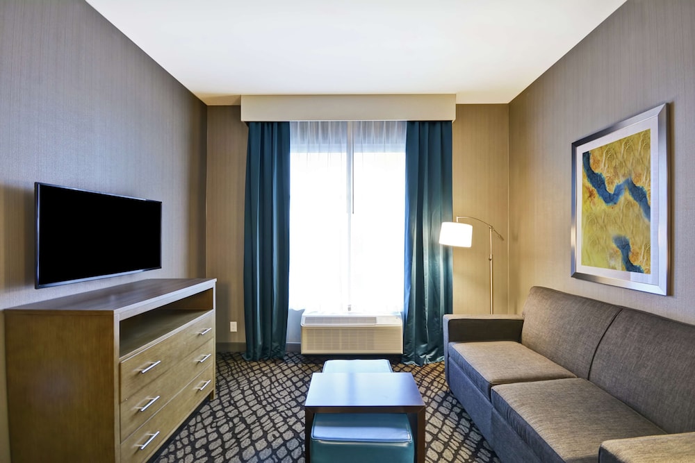 Homewood Suites by Hilton Warren Detroit 35/57