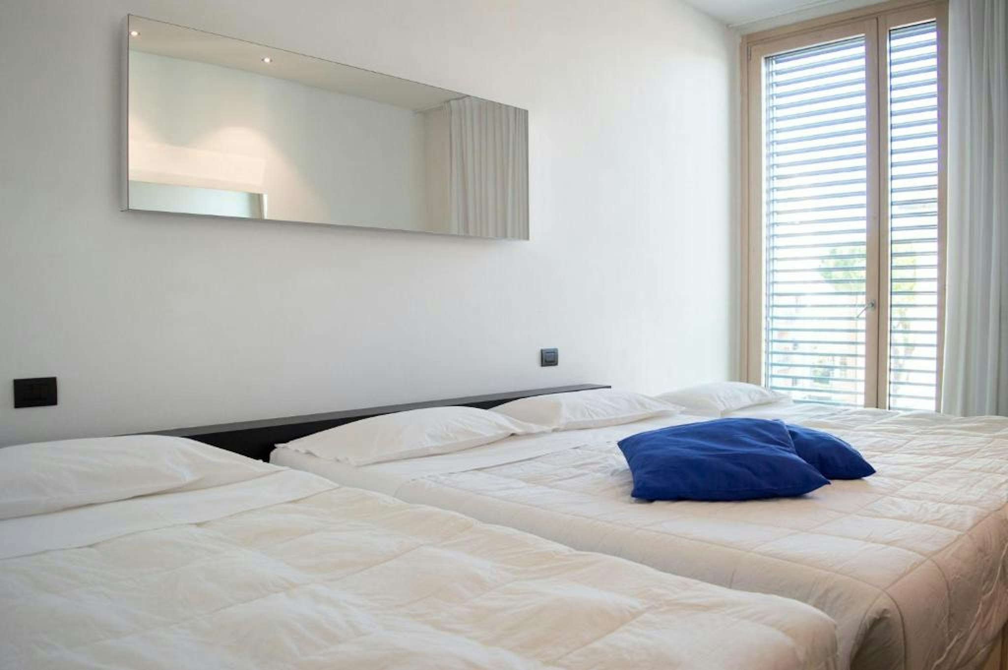 Blue Shades Aparthotel 11/66