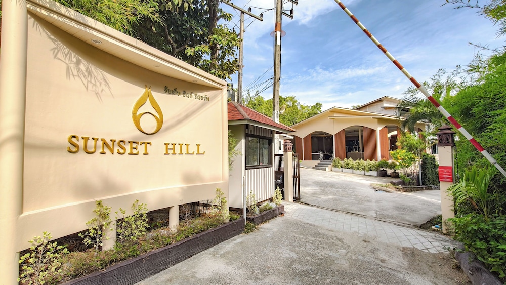 Sunset Hill Boutique Resort 4/77