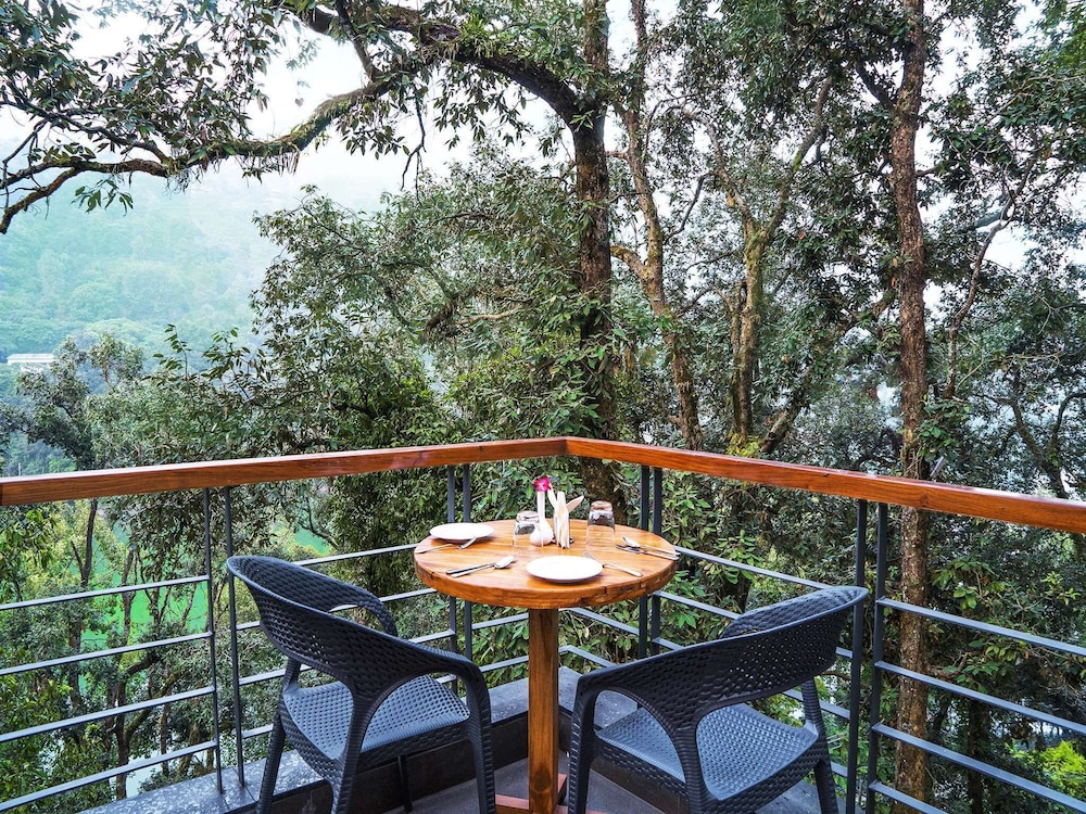The Rosefinch Sarovar Portico 18/40