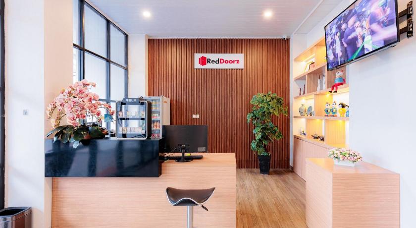 RedDoorz near Taman Palem 11/45