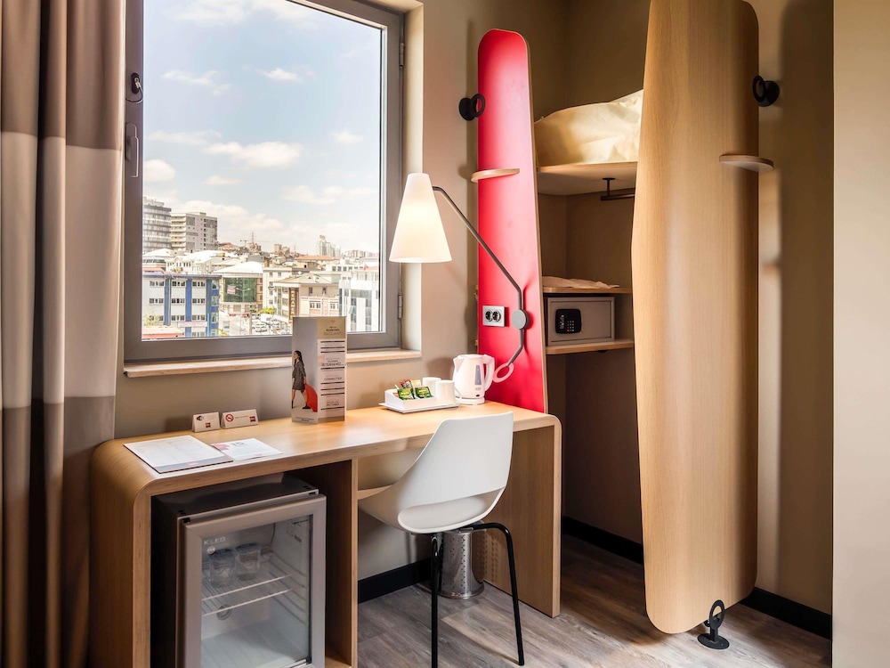 Ibis Istanbul West 73/73