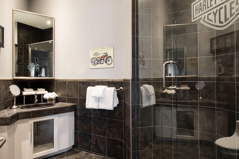 Retro Suites Hotel 78/83