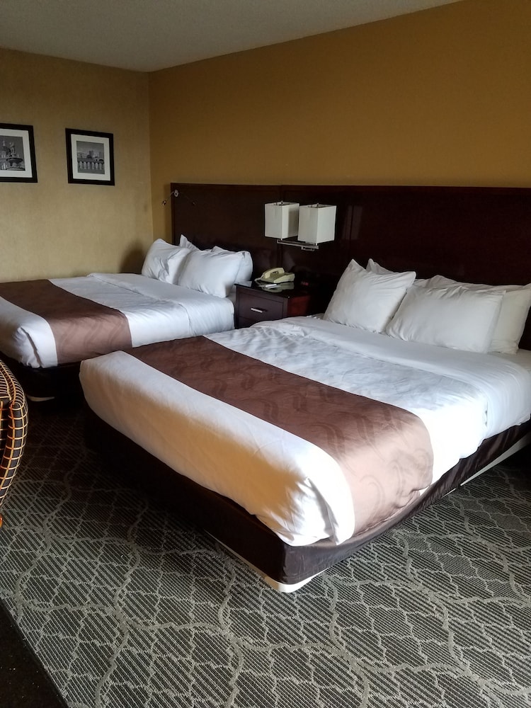 Quality Inn and Suites Brainerd MN 15/39