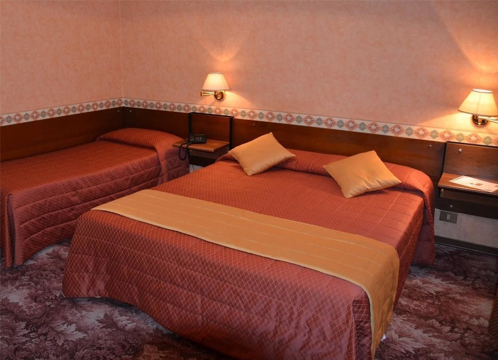 Hotel Milano 8/23