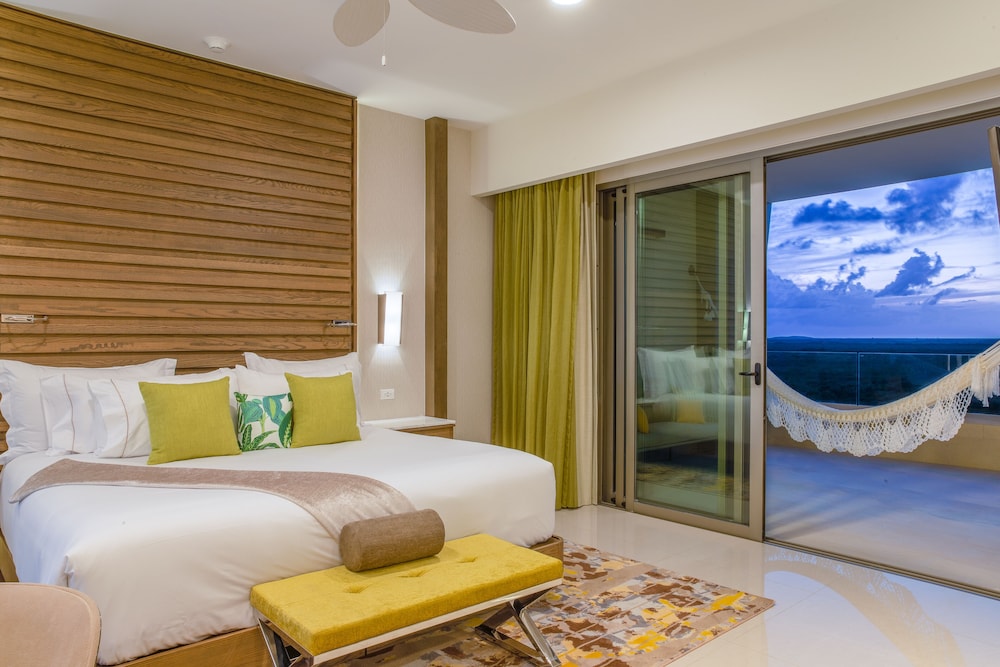 1 BEDROOM, SUITE