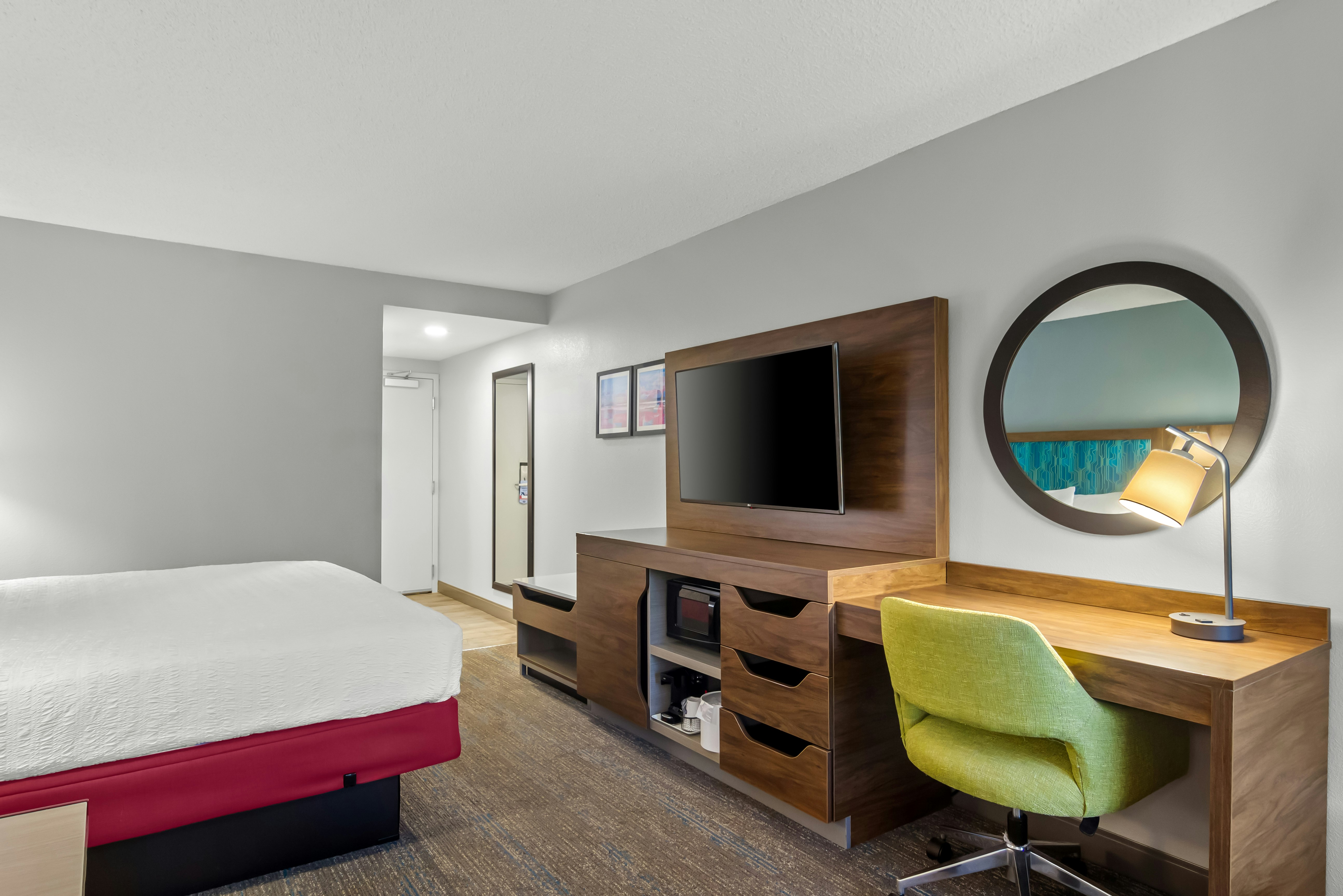 Study, King Bed, Sofa، Hampton Inn Jacksonville Ponte Vedra Beach Mayo Clinic Area 4/5