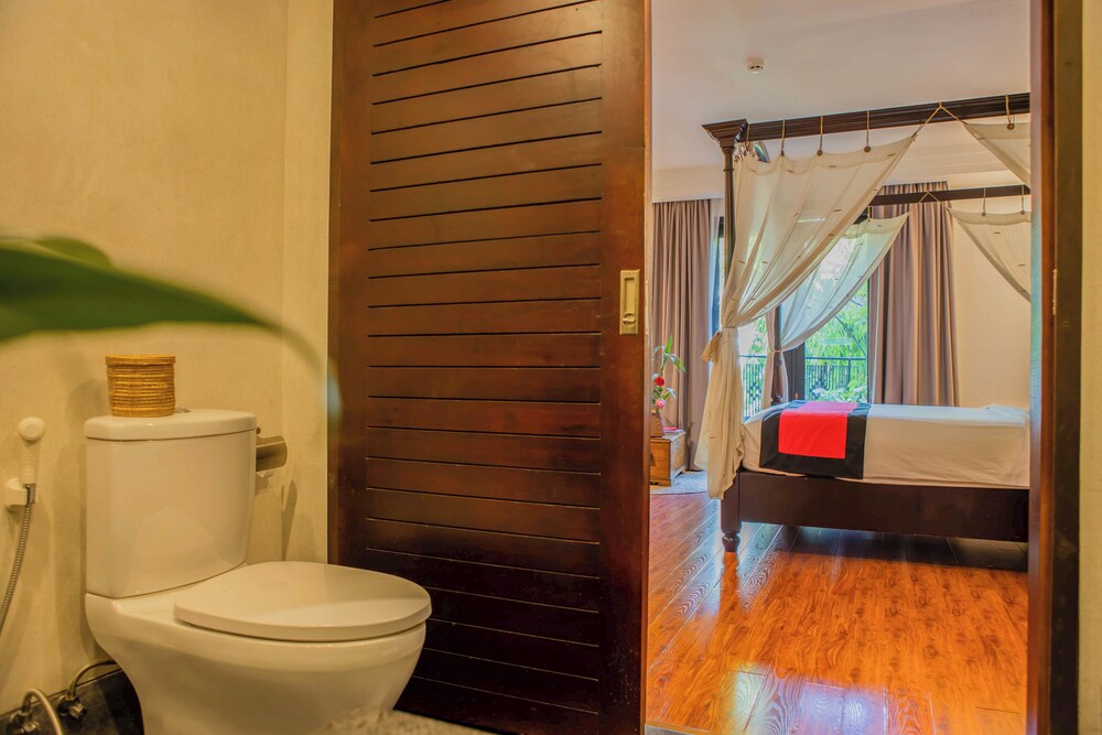 La Rose Suites 48/50