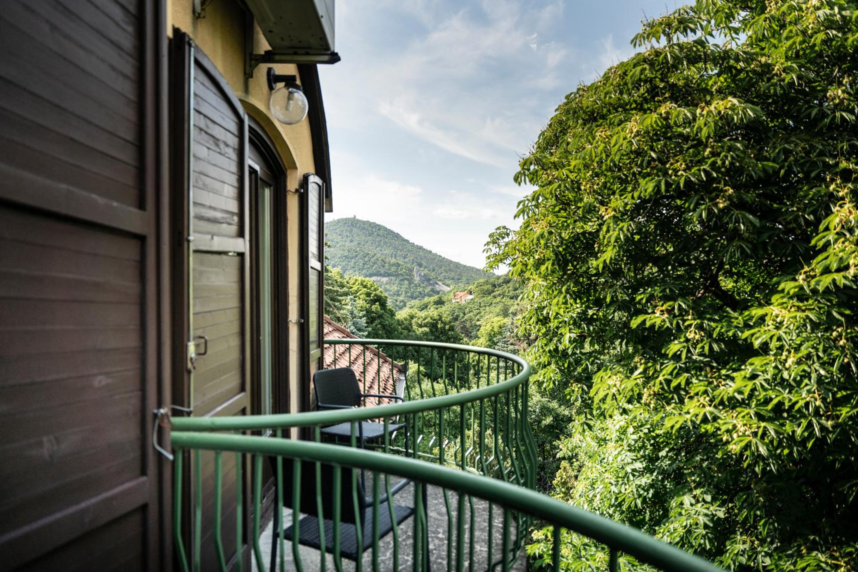 Bobbio Hotel 51/55
