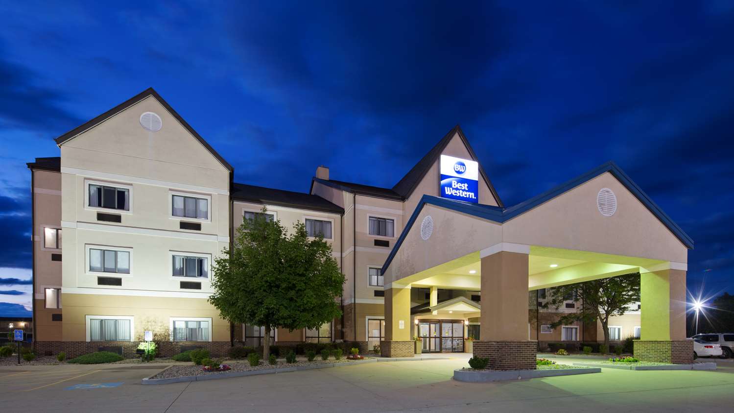 Best Western Elkhart Inn & Suites 1/27