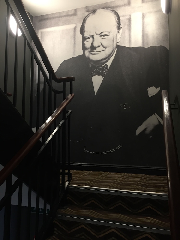The Churchill Hotel 53/82
