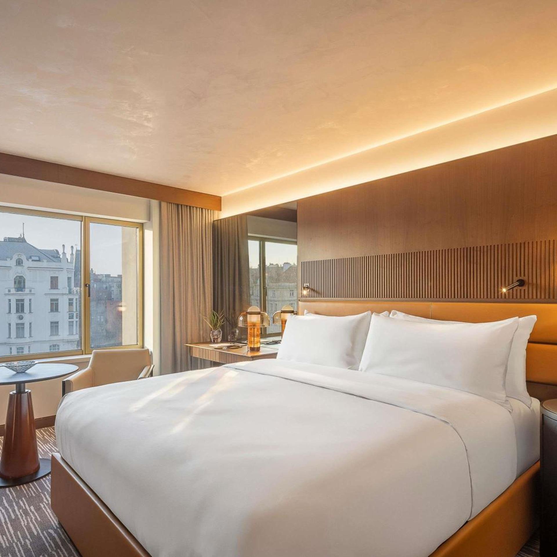Exclusive, Fairmont Gold, King Bed, Lounge Access