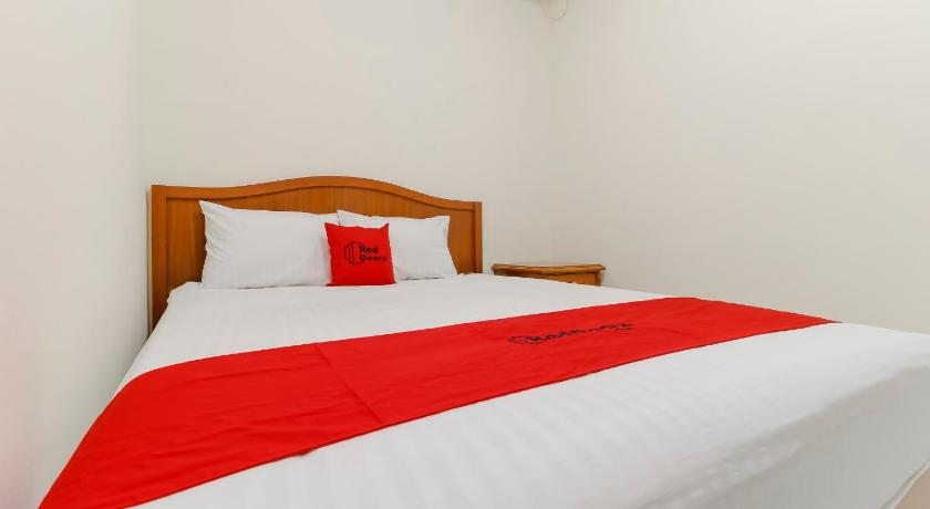Reddoorz Plus Near Ciputra World Kuningan 2 20/50