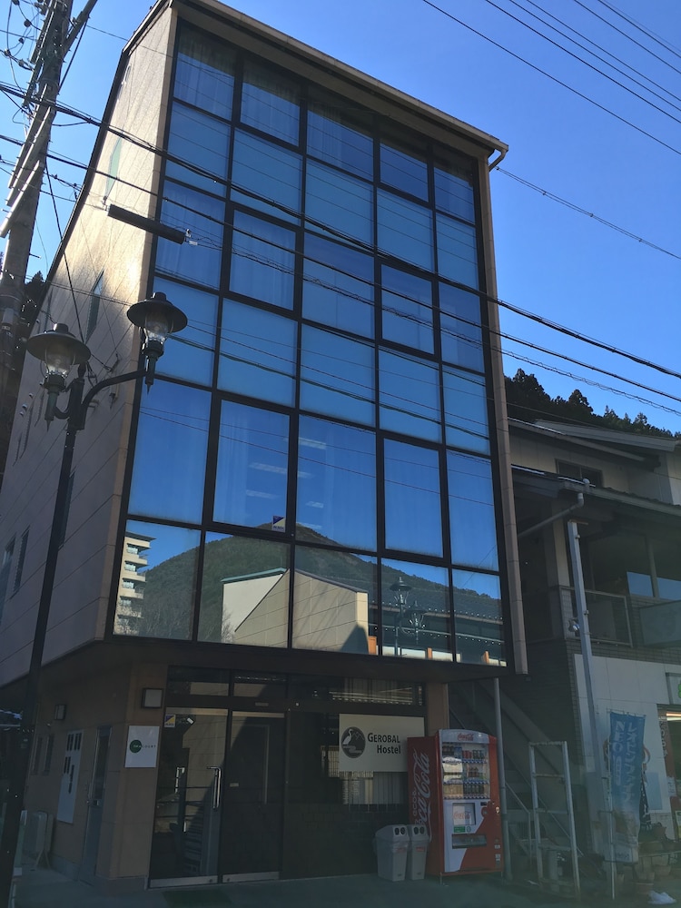 Gerobal Hostel 1/16