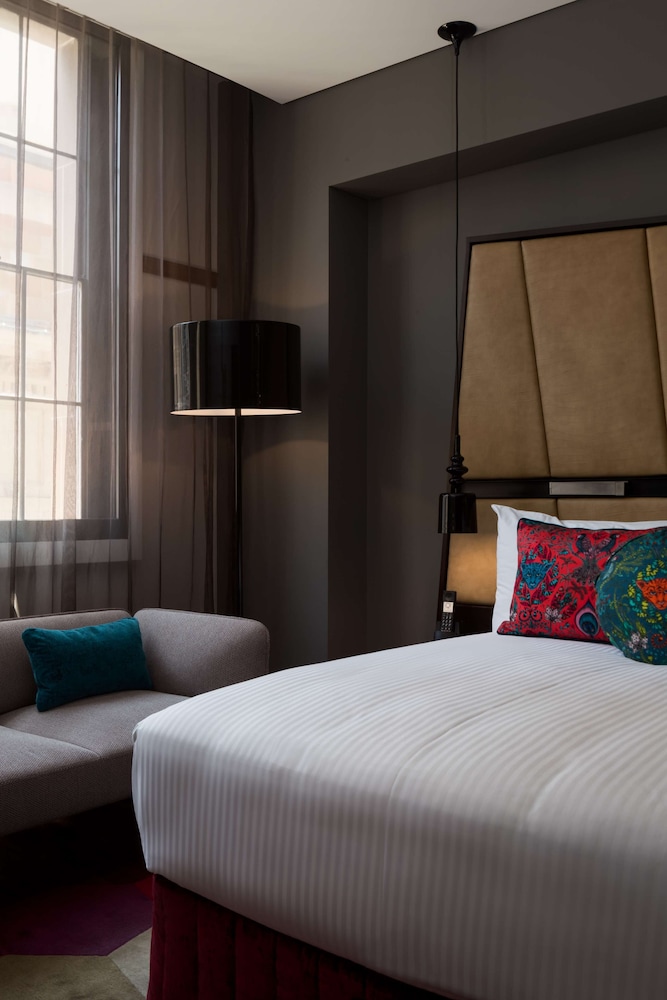 QT Twin Double Bed Room