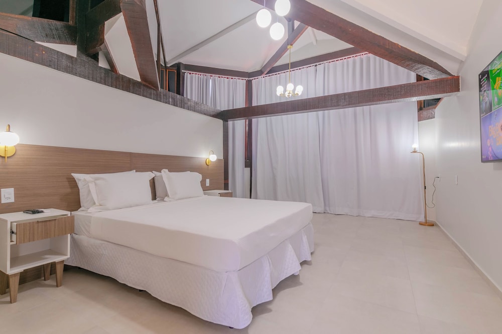DELUXE, DOUBLE BED
