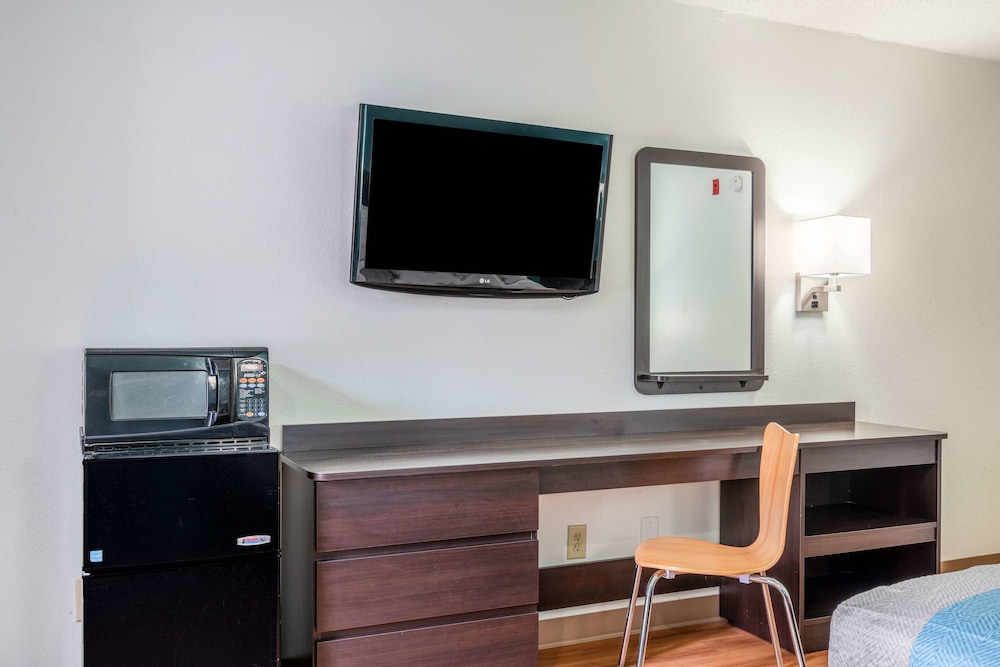 Motel6 Rocky Mount, NC 32/47
