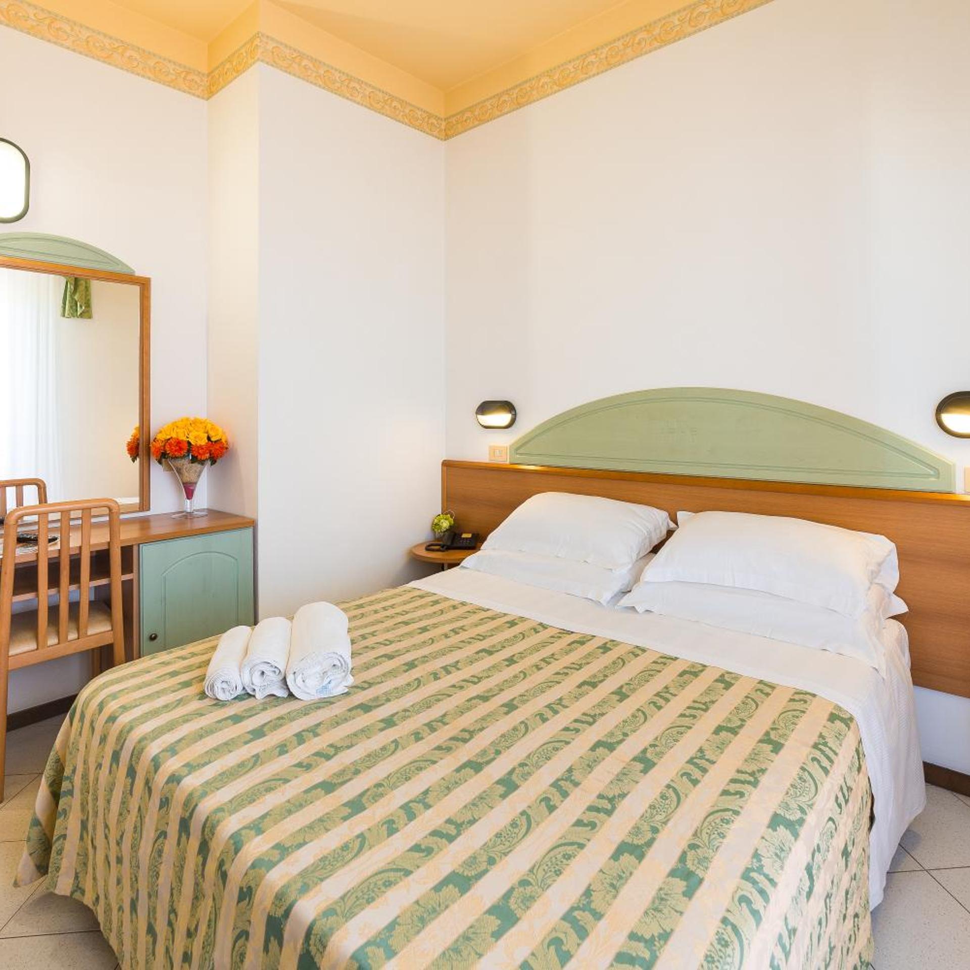 Room, Double or Twin Bed, Side Sea View
