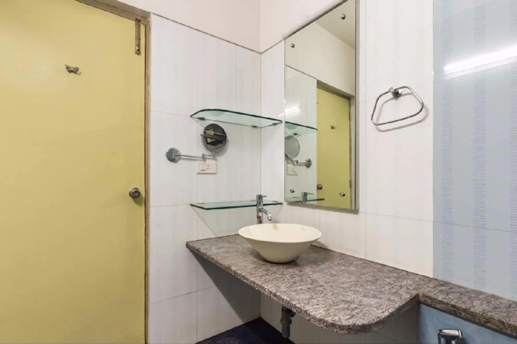 HOTEL BALA REGENCY 24/27