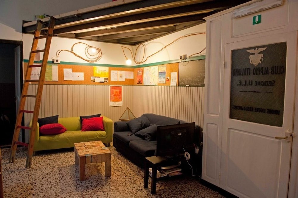 Ostellin Genova Hostel 9/28