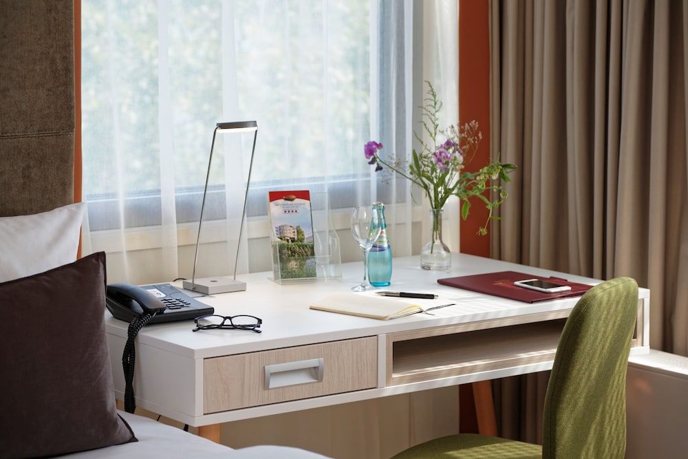 KONGRESSHOTEL POTSDAM AM TEMPLINER SEE 57/66
