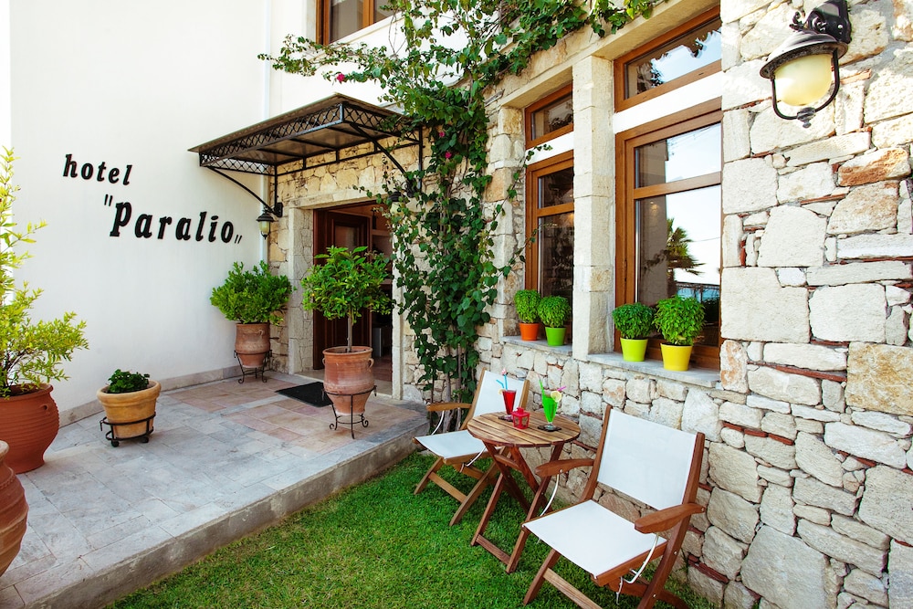 Paralio Hotel 7/50