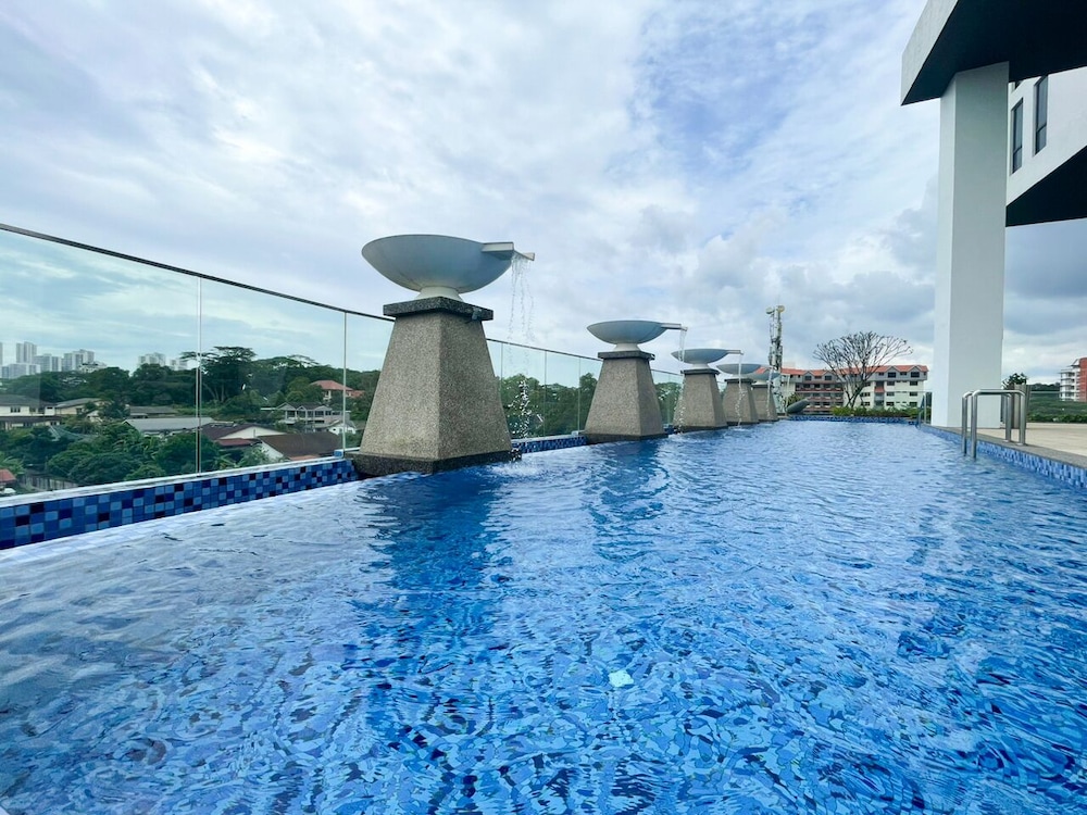 The Straits Johor Bahru 23/28