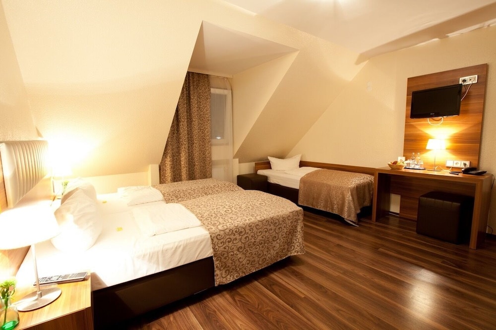 Hotel Arena Messe Frankfurt 3/21