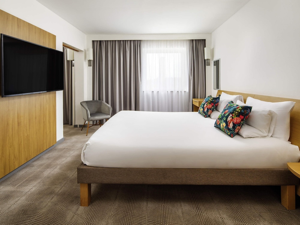 NOVOTEL LONDON GREENWICH 21/65