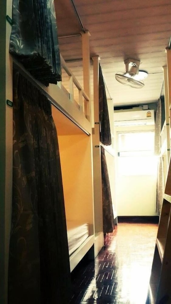 City Capsule Hostel 9/20