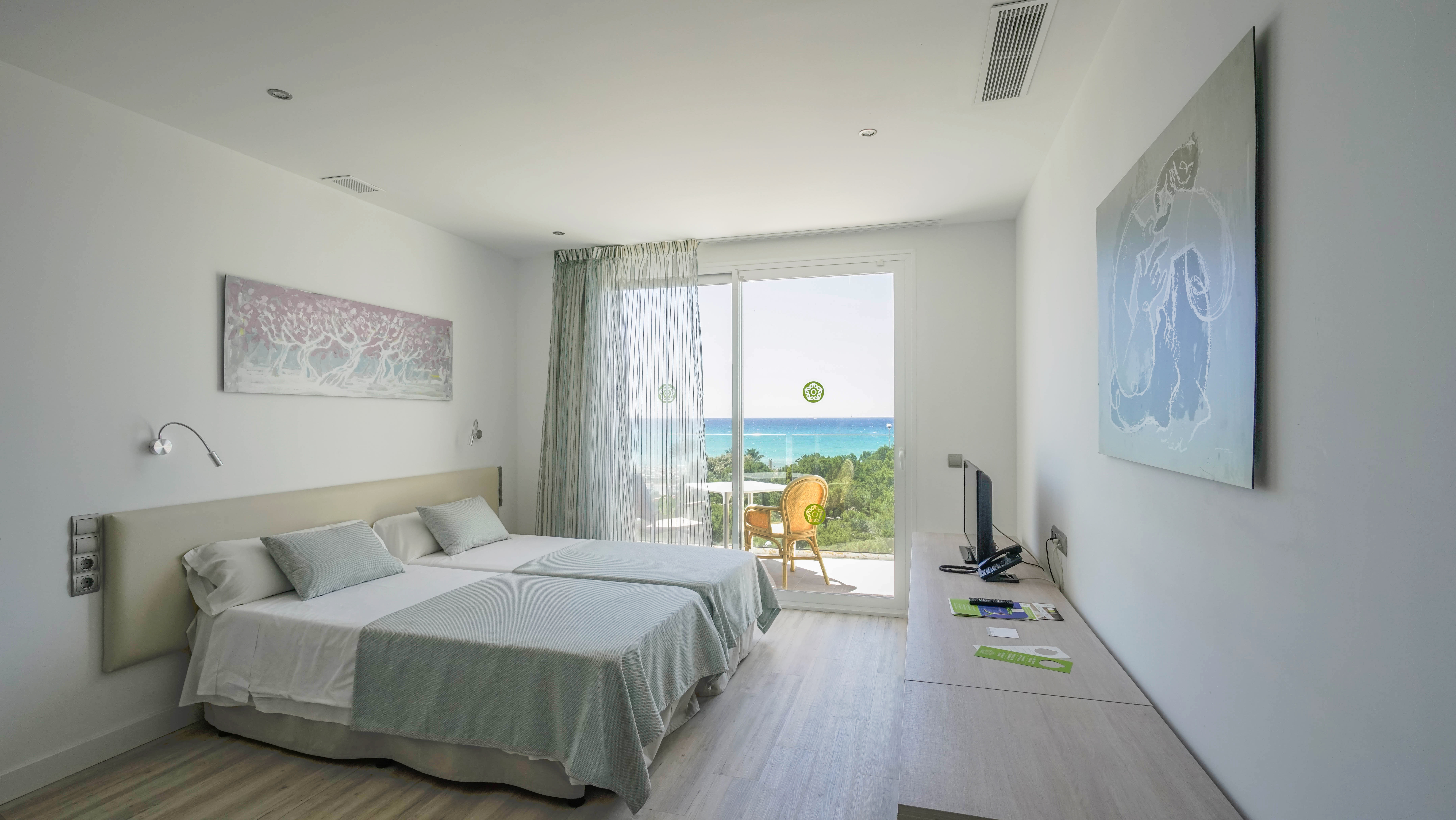 Penthouse, Studio