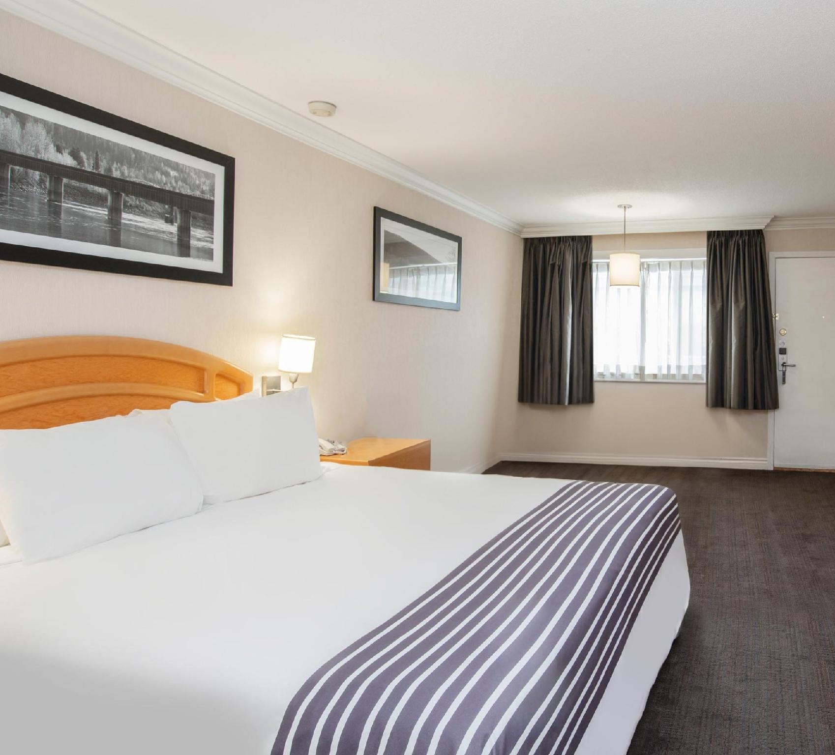 Standard, King Bed, North Wing