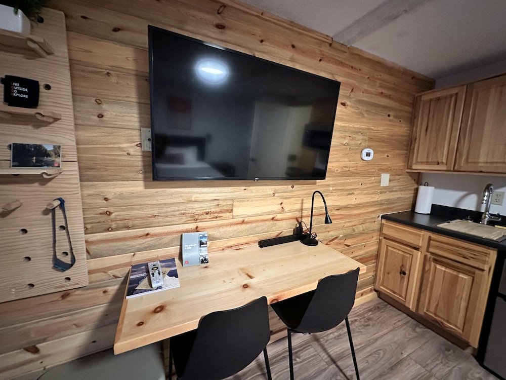 Wolf Creek Lodge, BW Signature Collection 60/71