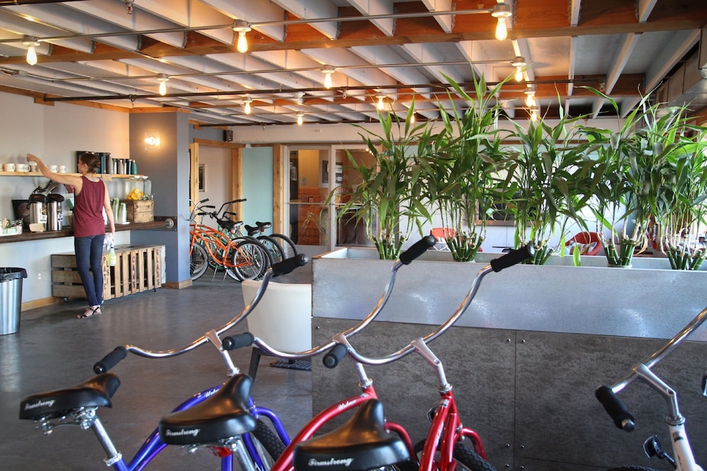 Adrift Hotel 26/50