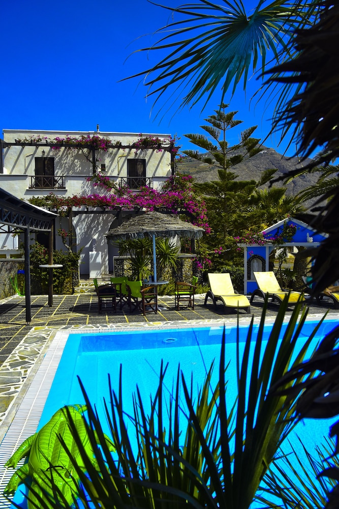 Holiday Beach Resort 40/50