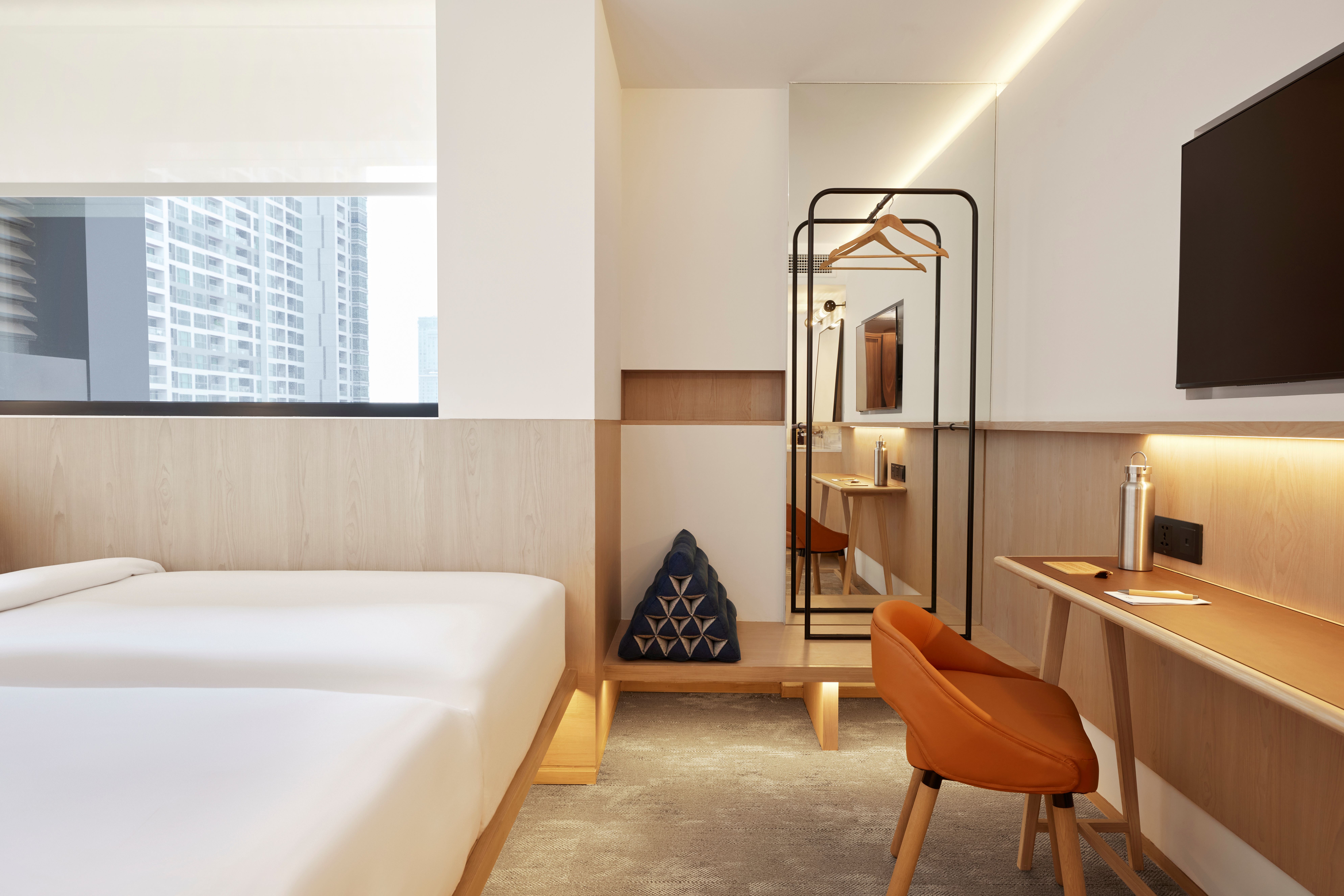 COZY, TWIN BEDS