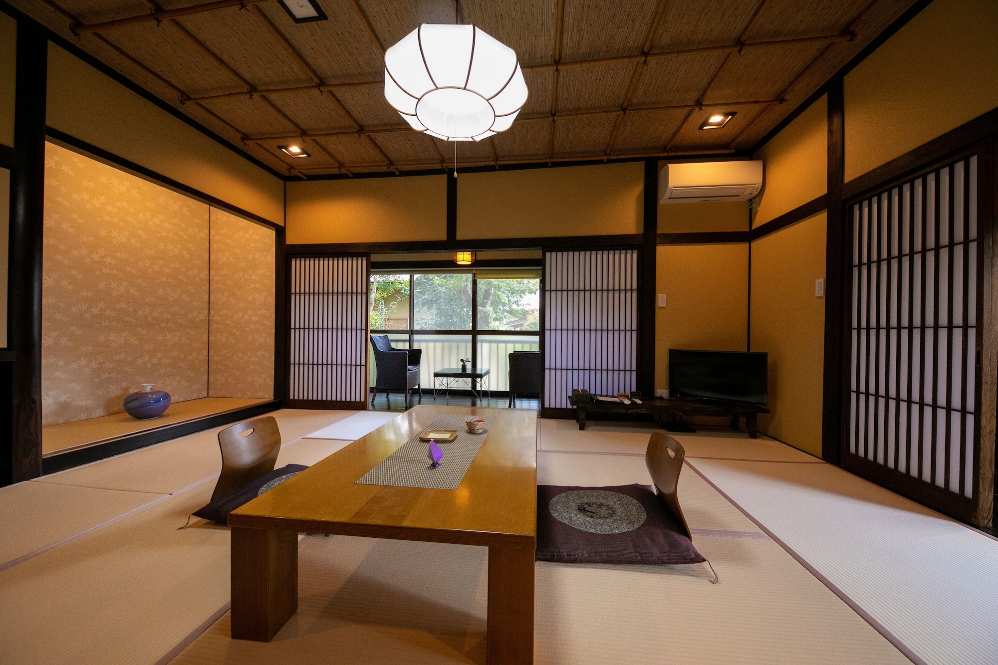 Family, Traditional, House, 4 Futon Beds