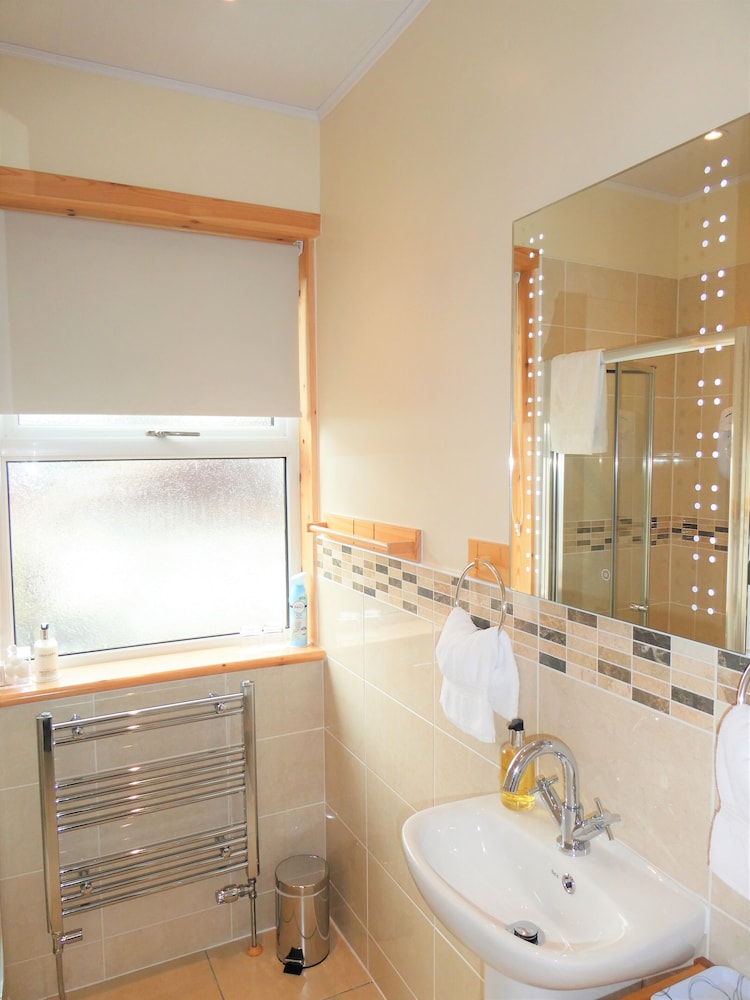 The Willows B&B 16/19
