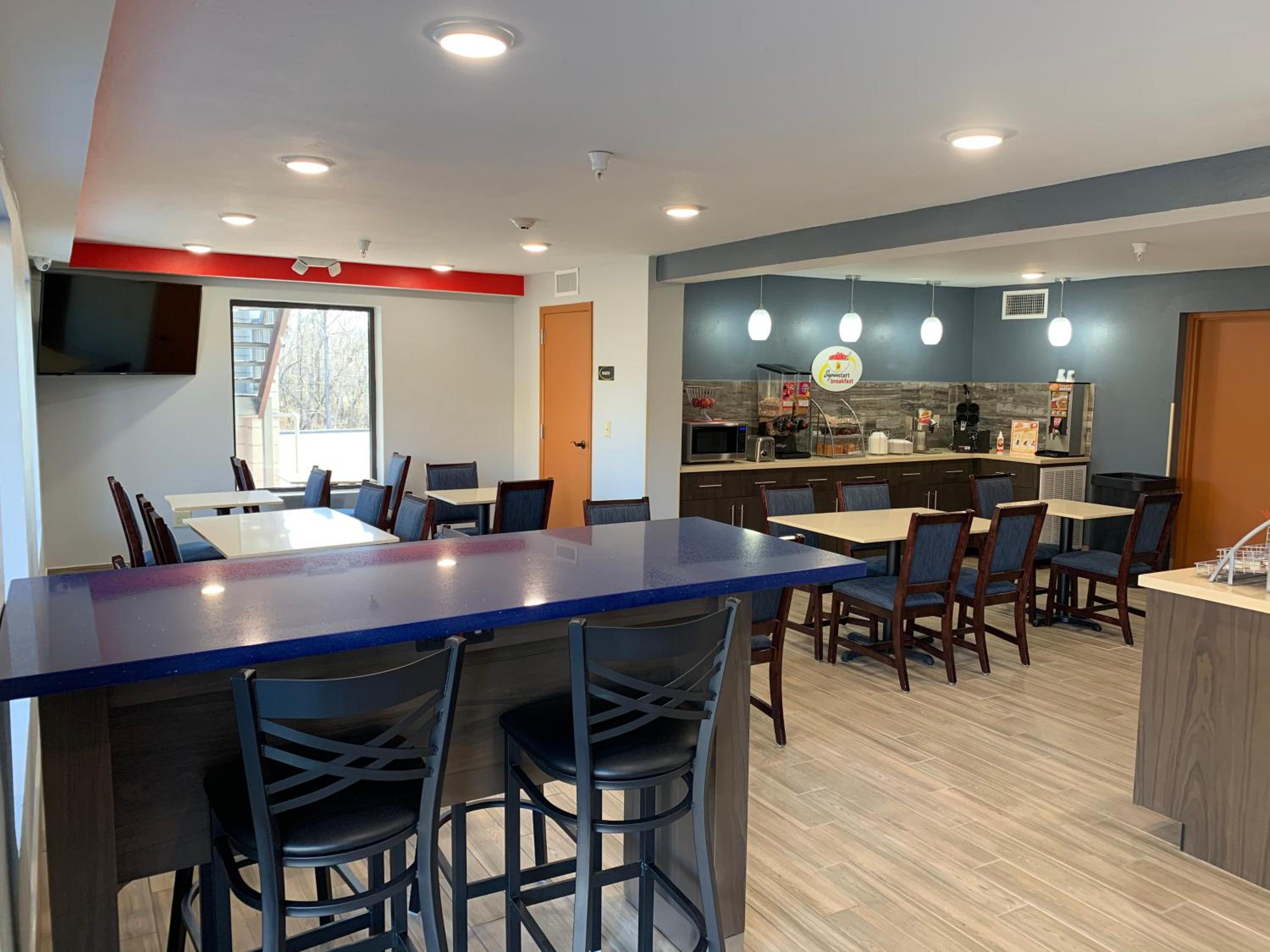 Super 8 By Wyndham Cookeville 14/23