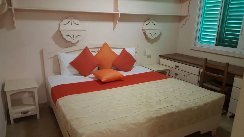 Family, Triple, 3 Double Beds, Ocean Front, Kitchenette