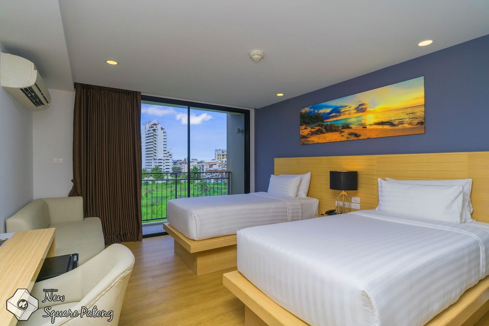 DELUXE, TWIN BEDS