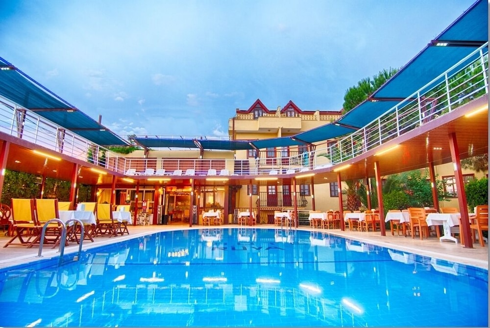 Ruya Hotel 1/19