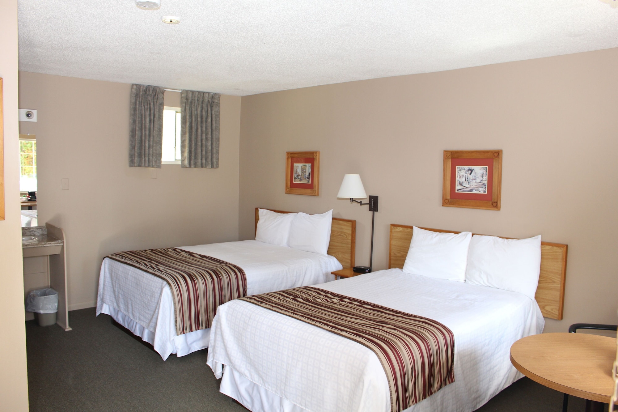 Standard, 2 Double Beds, Pool Wing